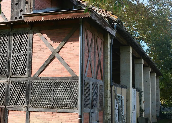 Poline, Private And Rustic Golf Pavie