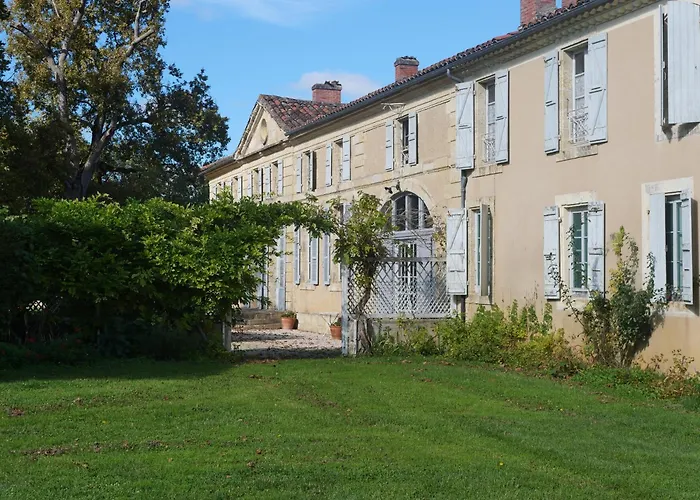 Poline, Private And Rustic Golf * Pavie