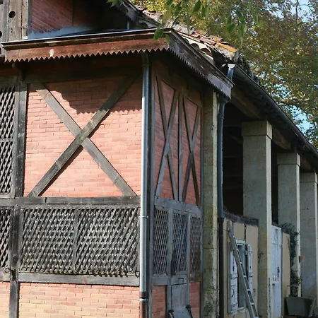 Poline, Private And Rustic Golf Pavie