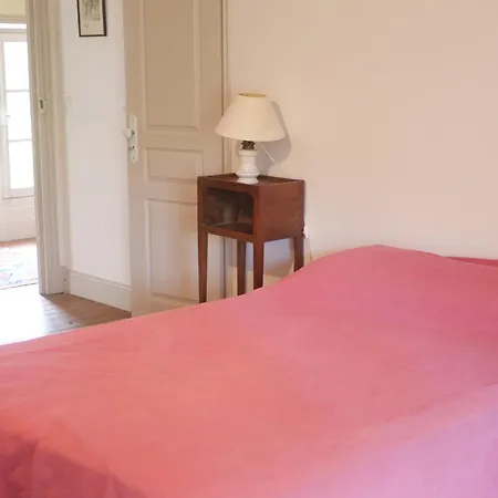 Poline, Private And Rustic Golf Farm stay *