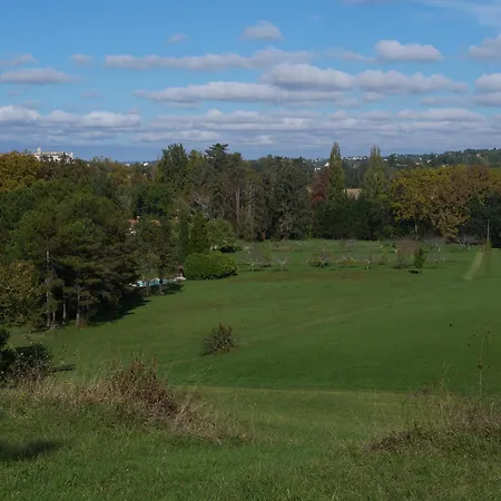 Poline, Private And Rustic Golf Lantgård *