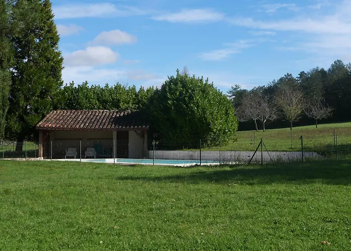 Poline, Private And Rustic Golf Feriegård *